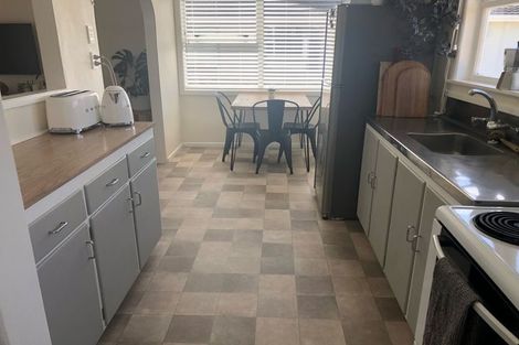 Photo of property in 24 Normandy Place, Henderson, Auckland, 0610