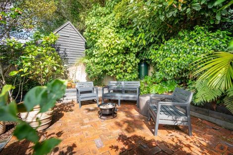 Photo of property in 25 Patanga Crescent, Thorndon, Wellington, 6011