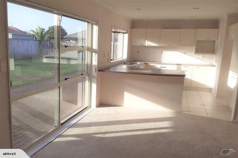 Photo of property in 7 Sheldon Place, Burswood, Auckland, 2013