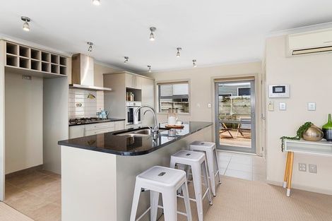 Photo of property in 52a Mandalay Terrace, Khandallah, Wellington, 6035