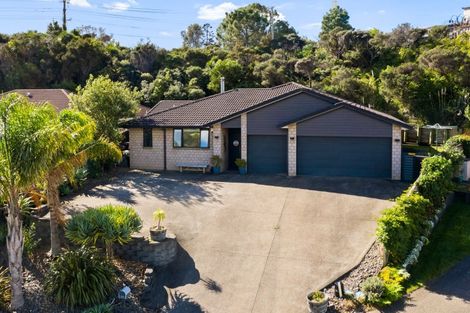 Photo of property in 23 Waldorf Crescent, Orewa, 0931