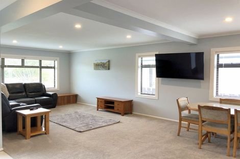 Photo of property in 18 Woburn Street, Waipukurau, 4200