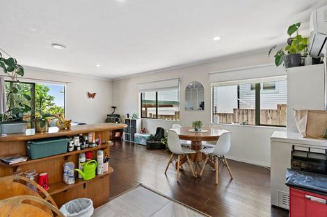 Photo of property in 2/4 Gibraltar Street, Howick, Auckland, 2014