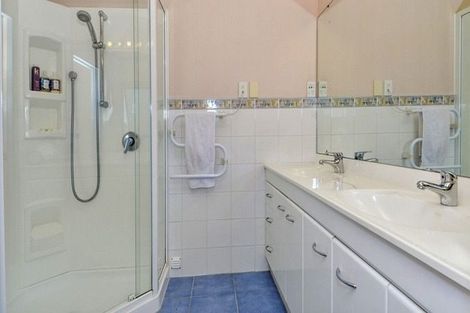 Photo of property in 5 Phoebe Meikle Place, Torbay, Auckland, 0630