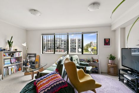 Photo of property in 83g Hill Street, Thorndon, Wellington, 6011