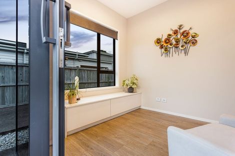 Photo of property in 60 Pohutukawa Parade, Riverhead, 0820