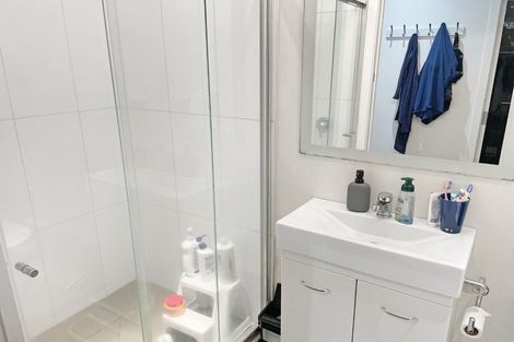 Photo of property in Las Olas De Cuba, 4/35 Torrens Terrace, Mount Cook, Wellington, 6011