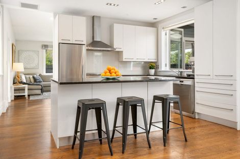 Photo of property in 90 Hawthorne Street, Strowan, Christchurch, 8052