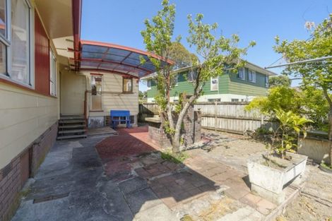 Photo of property in 38 Larissa Avenue, Henderson, Auckland, 0610