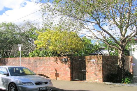 Photo of property in 16 Wesley Road, Kelburn, Wellington, 6012