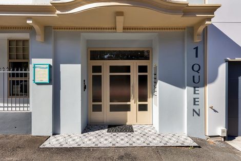 Photo of property in 1e Queen Street, New Plymouth, 4310