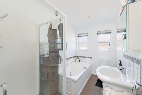 Photo of property in 233 Riddiford Street, Newtown, Wellington, 6021