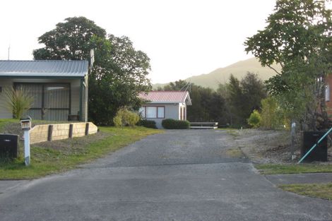 Photo of property in 21 Te Waaka Terrace, Kuratau, Turangi, 3381