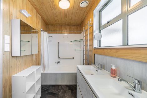 Photo of property in 2 Waiho Terrace, Elsdon, Porirua, 5022