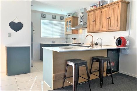 Photo of property in 9h Clearwater Cove, West Harbour, Auckland, 0618