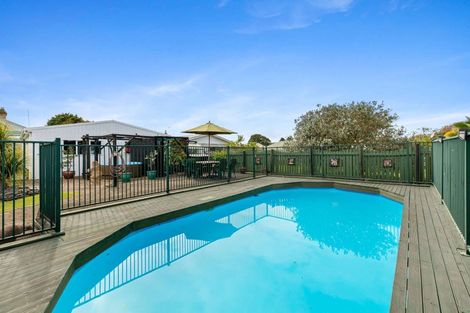 Photo of property in 75-77 Beach Road, Katikati, 3129