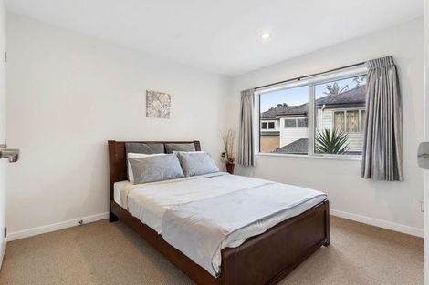 Photo of property in 30a Schnapper Rock Road, Schnapper Rock, Auckland, 0632