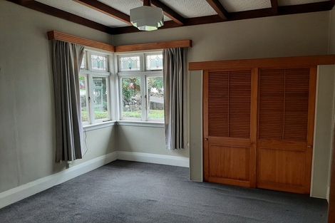 Photo of property in 18 Waiohua Road, Greenlane, Auckland, 1061