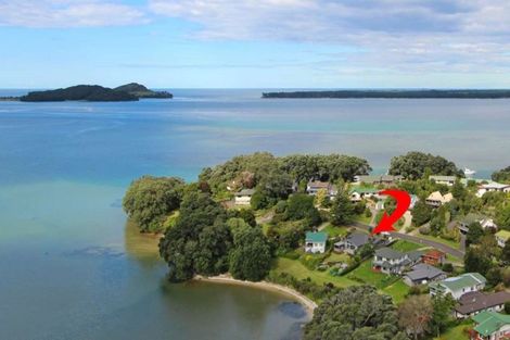 Photo of property in 25 Moana Drive, Mahia, 4198