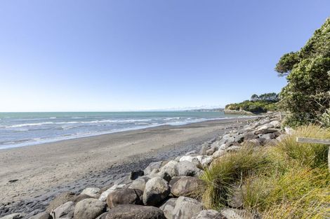 Photo of property in 59 Fifth Avenue, Urenui, 4377