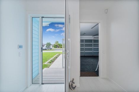 Photo of property in 17 Waitotara Way, Whitianga, 3510