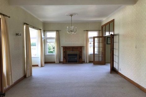 Photo of property in 27 Hautana Square, Woburn, Lower Hutt, 5010