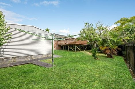 Photo of property in 44 Fitzwater Place, Henderson, Auckland, 0612