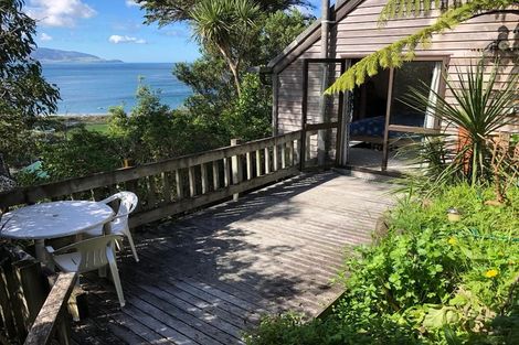 Photo of property in 52 Milne Terrace, Island Bay, Wellington, 6023