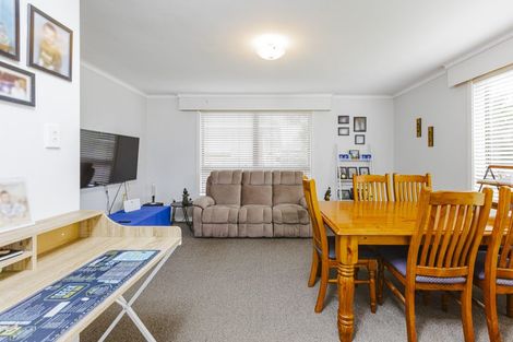 Photo of property in 2/5 Norfolk Place, Papatoetoe, Auckland, 2025