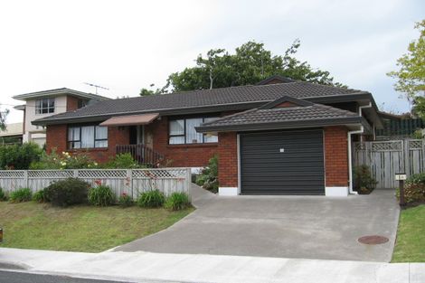 Photo of property in 1 Phillip Parade, Forrest Hill, Auckland, 0620