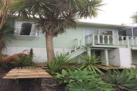 Photo of property in 1/38 Woodside Avenue, Northcote, Auckland, 0627