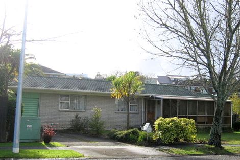 Photo of property in 100 Aberdeen Drive, Dinsdale, Hamilton, 3204