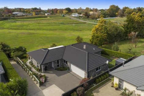 Photo of property in 18 Tranquil Grove, Omokoroa, 3114