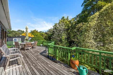 Photo of property in 2 Lady Bell Grove, Lowry Bay, Lower Hutt, 5013
