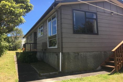 Photo of property in 13 Clapham Grove, Stokes Valley, Lower Hutt, 5019