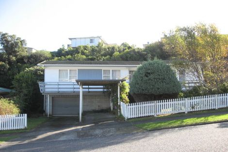 Photo of property in 55 Gloaming Hill, Titahi Bay, Porirua, 5022