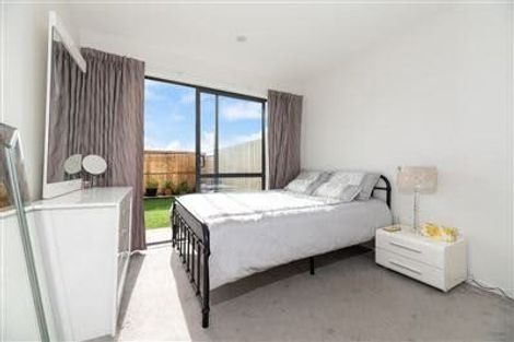Photo of property in 42 Bloom Crescent, Sunnyvale, Auckland, 0612