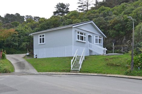 Photo of property in 88 Percy Dyett Drive, Karori, Wellington, 6012