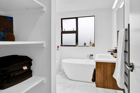 Photo of property in 52a Dillon Drive, Bell Block, New Plymouth, 4312