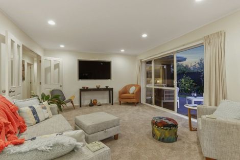 Photo of property in 86 William Bayes Place, Red Beach, 0932