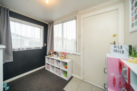 Photo of property in 15 Suzanne Grove, Kelvin Grove, Palmerston North, 4414