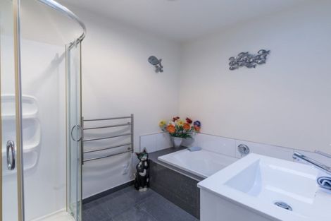 Photo of property in 32 Date Crescent, Aidanfield, Christchurch, 8025