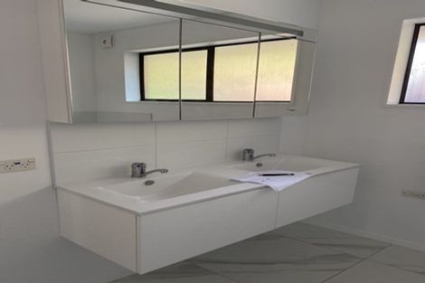 Photo of property in 20 Taupata Street, Redcliffs, Christchurch, 8081