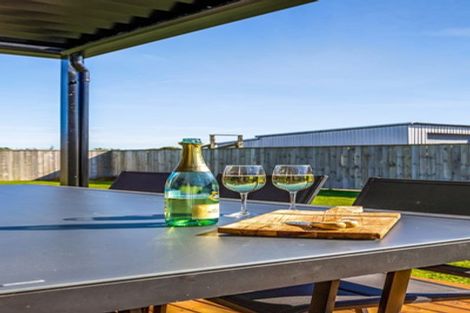 Photo of property in 38 County Drive, Hawera, 4610