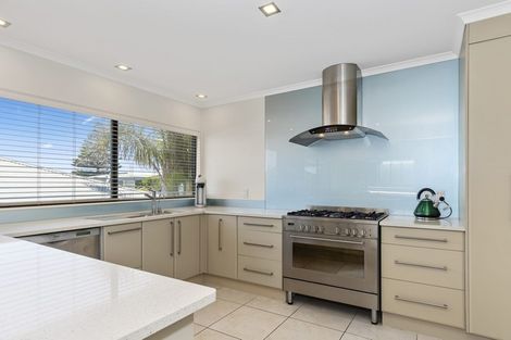 Photo of property in 2/134 Marine Parade, Mount Maunganui, 3116