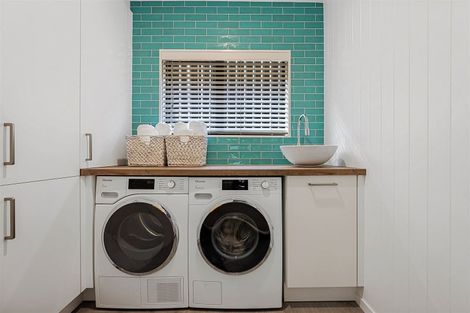 Photo of property in 2 Algie Place, Avonhead, Christchurch, 8042