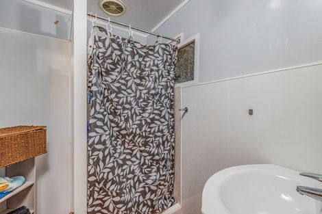 Photo of property in 111 Yorke Road, Haruru, 0204