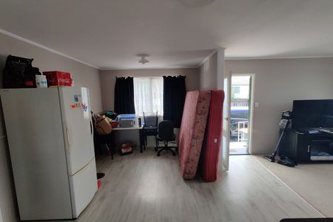 Photo of property in 18 Lipton Grove, Opaheke, Papakura, 2113