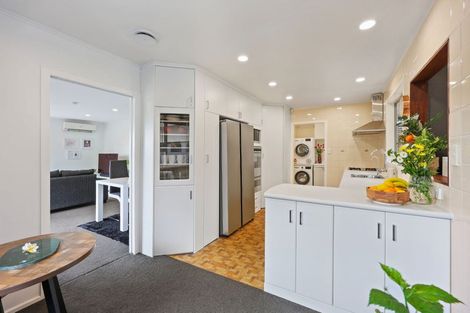 Photo of property in 16 Judkins Crescent, Cockle Bay, Auckland, 2014