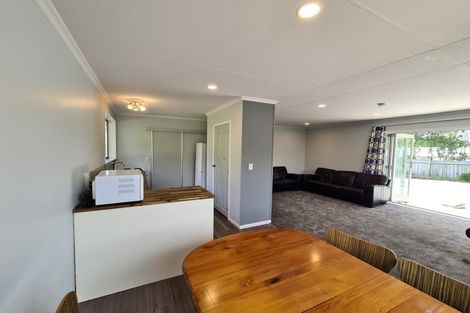 Photo of property in 2 Te Ngaere Place, Merrilands, New Plymouth, 4312